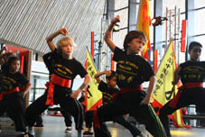 Opening Centraal Station Rotterdam 2014 Kung Fu kinderen